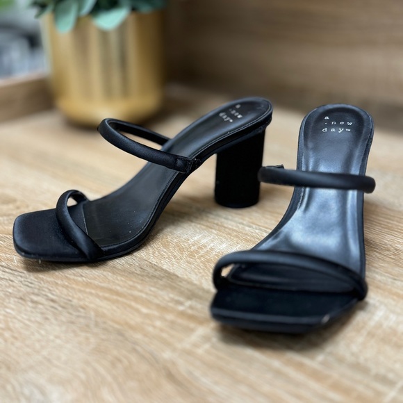 Target Women's A New Day Cass Square Toe Block Heel Black Size 6 Satin - Picture 4 of 5